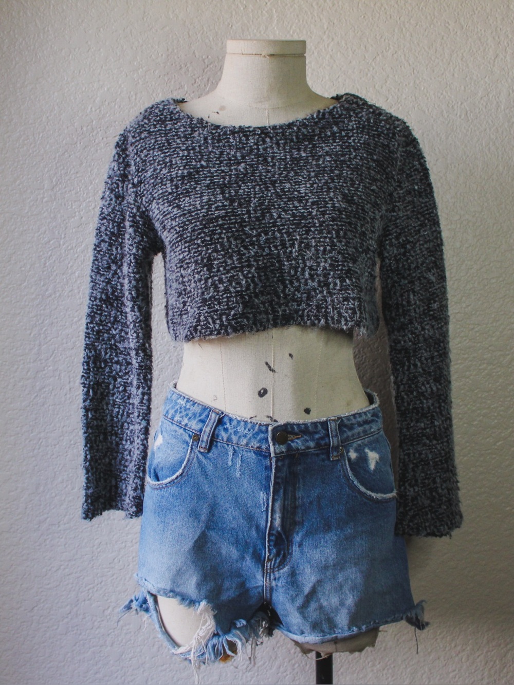 Vintage Y2K Cropped Grey and Black Candy Sweater